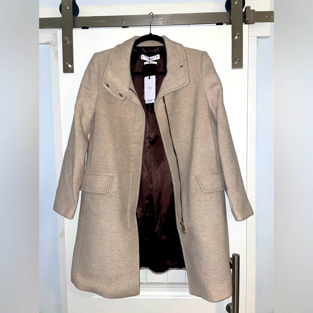 Mango / Wool Coat / With Tags / Tan / Zipper Closure